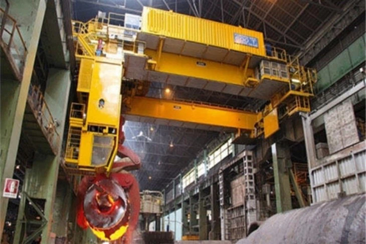 Foundry Crane